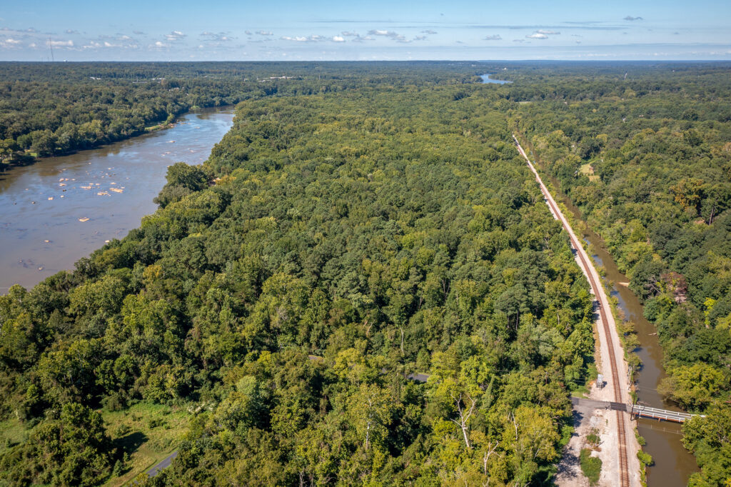 Arial photo of Kanawha Canal and CSX railroad.