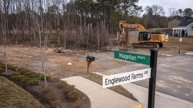 Photo of the end of Magellan Parkway at Englewood Farms Drive.